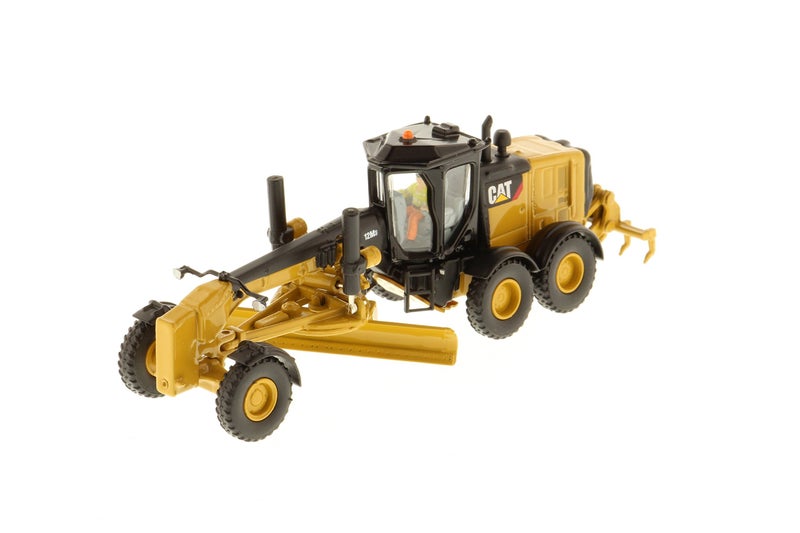 مركبة كاتربيلر 12M3 لتسوية الطرق من سلسلة HO من شركة Diecast Masters